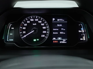 Hyundai IONIQ 1.6 GDi PHEV Comfort Carplay navigatie | Trekhaak | Camera | S / 24