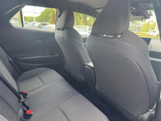 Toyota C-HR 1.8 HYBRID 140 CAMERA APPLE/ANDROID BLIND-SPOT AD-CRUISE 17'' LM-VELGEN NL-AUTO CLIMA BLUETOOTH / 10