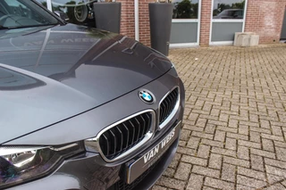 BMW 3-serie Touring 318i Centennial Executive M-sport | 2e eigenaar | HiFi audio | Navigatie | Bluetooth | Climate control | M-sportstuur | Cruise control | PDC | 18 inch | Trekhaak / 46