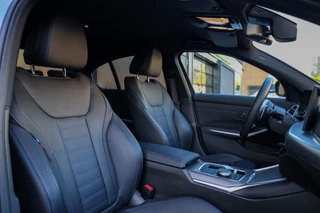 BMW 3 Series 330e M-SPORT  | BTW |  ACC | MEMORY | HUD | LED | KEYLESS | 360 | / 16