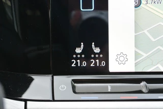 Volkswagen Golf Variant TSI 110pk Life Business Achteruitrijcamera | Navi / 21
