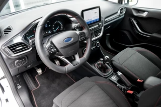 Ford Fiesta 1.0 EcoBoost Hybrid ST-Line|WINTERPACK|KEYLESS|CLIMATE|CARPLAY|PDC|PARK ASSIST / 38