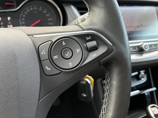 Opel Grandland X 130 PK 8-Traps Automaat | Climate control | Panorama dak | Winterpakket | Navigatie | Parkpilot | LM-Velgen | Trekhaak | AGR | Xenon verlichting / 32