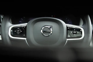 Volvo XC60 2.0 T6 PHEV Long range AWD R-Design|360 Camera|Trekhaak|Harmann|HUD|Stoel+Stuurverwarming| / 23