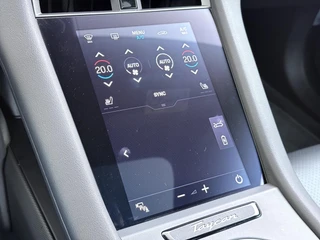 Porsche Taycan 4S Performance 84 kWh SOH 91%| VAN: 56.900,- VOOR: 53.877,- UW HERFSTVOORDEEL: 3.023,-| 18 VOUDIGE STOELVERSTELLING| PORSCHE DEALER ONDERHOUDEN| ORIG. NL NAP 1STE EIGENAAR| 360 CAM| PANORAMADAK| / 44