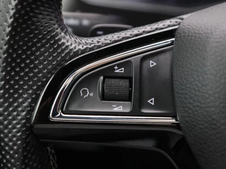 Škoda Superb Combi 1.5 TSi ACT 150 Pk Automaat Sportline Business | Trekhaak | Stoelverwarming | Panorama dak | Camera | Canton Audio | Alcantara | CarPlay | 18 Inch / 28