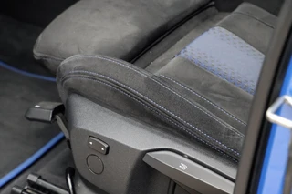 BMW X2 M35i High Executive Panoramadak | Harman Kardon | Sportstoelen | Misano Blue / 12