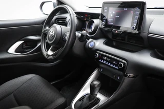 Toyota Yaris 1.5 Hybrid Dynamic | STOELVERWARMING  LED | CIMA | DAB  | APPLE | CAMERA / 4