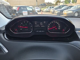 Peugeot 208 1.2 e-VTi Style NAVI TEL PDC CRUISE CONTROL / 33