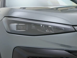 Volkswagen T-Roc 1.5 eTSI R-Line Elek. Trekhaak | Stuur-/stoelverwarming | Verlichte logo's / 54