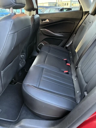 Opel Grandland X 1.6 Turbo Hybrid4 Automaat Ultimate | ECC | Navigatie | Leder | Winterpakket | Stoelventilatie | Camera | Trekhaak | 19" LM-Velgen | Zeer kompleet / 51