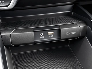 Kia Stonic T-GDi 100 PK Sports Edition 1e eigenaar | Navigatie | Trekhaak | Camera / 29