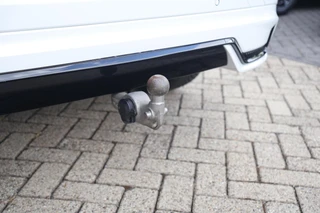 Volvo XC60 T6 Recharge AWD R-Design | Trekhaak | Parkeercamera |Panoramadak | Longe Range | Keyless / 16