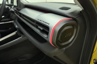 Jeep Avenger 1.2 e-Hybrid Summit Automaat | JBL Soundsystem | Navigatie | Elektrische achterklep | Keylee | Climate control | Camera | Draadloze telefoonlader / 16