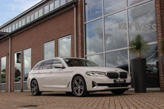 BMW 5-serie Touring 540i xDrive High Executive Luxury-Line | 1e eigenaar | Achterasbesturing | Cruise control adaptief | Apple carplay | Adaptief LED | DAB | Panoramadak | HiFi audio / 9