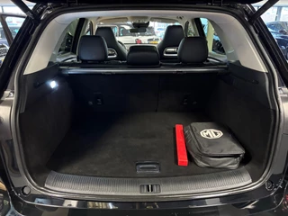 MG EHS 1.5 TGDI Luxury PHEV / automaat / 360camera / Leder/ carplay / Panorama-dak / 19