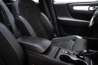 Volvo XC40 2.0 T4 | PANORAMADAK | BLIS | DAB | APPLE | ON CALL | 20" / 13