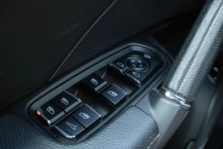 Porsche Cayenne 3.0 S E-Hybrid Platinum Edition Pano|Stoelverwarming|Bose| / 24