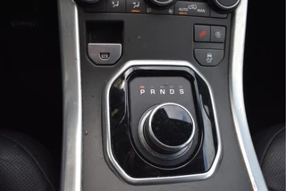 Land Rover Range Rover Evoque 2.0 D180 AWD R-Dynamic SE NL-AUTO, BOEKJES,NAP EN ONDERHOUDSHISTORIE / 25