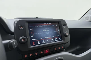 Fiat Panda 1.0 Hybrid City Life 69 PK | Airco | Dakrails | Weinig kilometers | Hoge instap | Zuinige motor | Electrische ramen | 5 Zitplaatsen / 19