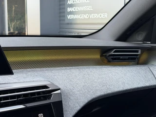 Peugeot e-3008 Launch Edition Dual Motor 73 kWh 325PK Automaat Navigatie, Rondomzichtcamera, Keyless, Panoramadak, Stoel & Stuurwielverwarming, Apple Carplay, Android Auto / 48