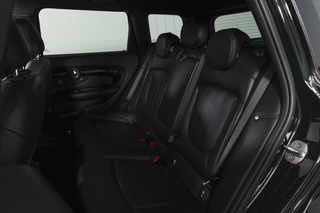MINI Clubman 2.0 JCW ALL4 Chili  | S/K-Panodak | Adapt. Cruise | Stoelverw. | PDC | Camera | NAV + App.Connect | ECC | Harman Kardon | LM 19" | / 9