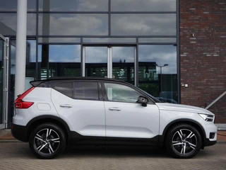 Volvo XC40 1.5 T3 Momentum Business | Zwart dak | Navigatie | Adaptieve Cruise control | Camera | Elektrische achterklep | Elektrisch verstelbare stoelen met geheugen / 2