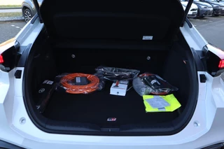 Toyota C-HR PLUG-IN HYBRID 220 GR SPORT NIEUW&DIRECT LEVERBAAR! BLIND-SPOT STOEL/STUURVERW. 19"LMV PARK-SENSOREN KEYLESS / 6