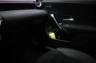 Mercedes-Benz CLA-klasse 250 e Business Solution AMG | WINTER PACK | PANORAMADAK | STUURVERWARMING | CAMERA / 37