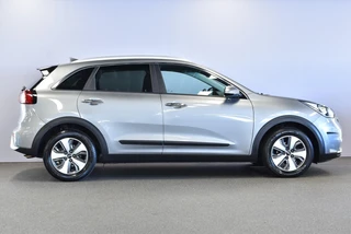 Kia Niro 1.6i Hybrid DCT6 BusinessPlusLine Edition / 7