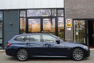 BMW 3 Serie Touring 330e M-Sport Shadow Line  Pano/Laser LED/Leder/360/Keyless/Headup/ACC/Dodehoek / 5
