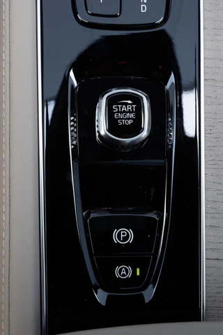 Volvo XC90 T8 Plug-in hybrid AWD MY 2027 Vanaf €76.945,- / 59