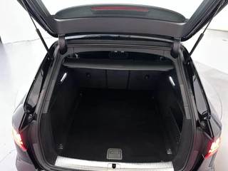 Audi A4 Avant 35 TFSI S Edition Competition LED Stoelverwarming Camera DAB+ Navigatie / 13