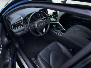 Toyota Camry 2.5 Hybrid Business Edition / 6