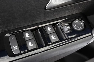 Lancia Ypsilon 1.2 Turbo Hybrid HF Line / 30
