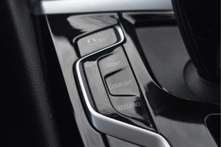 BMW 5 Series Touring 520i Executive Edition Facelift  | NL-Auto | Elekt.trekhaak | Historie | Carplay | Navi | DAB | Full LED | Zeer netjes / 64