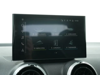Audi Q2 35 TFSI 150PK S LINE S-TRONIC  | Panoramadak | Cruise Adaptief | Camera | Elektr. achterklep / 50