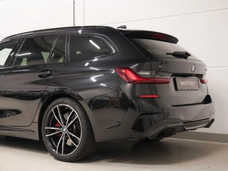 BMW 3 Serie Touring M340i xDrive Panoramadak | M-Stoelen | Harman Kardon | CoPilot / 43