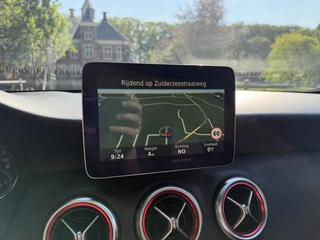 Mercedes-Benz A-Class 180 AMG-Line / 17