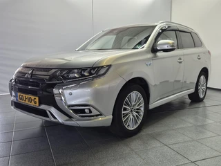 Mitsubishi Outlander 2.4 PHEV Intense+ Automaat / Luxe Lederen bekleding / elektrische kofferklep / Trekhaak / Achteruitrijcamera