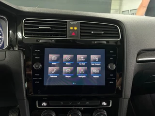 Volkswagen Golf 1.5 TSI Highline/ NL auto/ Pano/ Parkeersensoren / 24