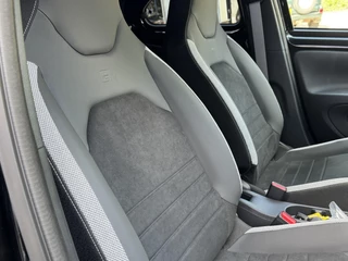 Toyota Aygo X HYBRID 115 GR-SPORT APPLE/ANDROID SPORTSTOELEN JBL-AUDIO KEYLESS P-SENSOREN CLIMA CAMERA / 7