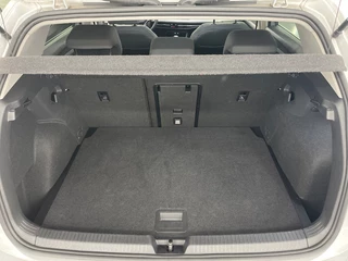 Volkswagen Golf 1.0tsi life 81kW / 15