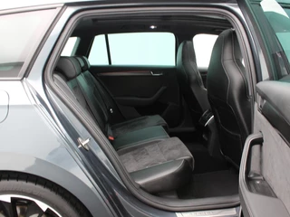 Škoda Superb 1.4 TSi 218 Pk iV Sportline Business | Panoramadak | Adaptive Cruise | Stuur/Stoel Verwarming | CarPlay | 19 Inch | 89.796 Km !! / 40