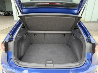 Volkswagen Taigo 1.0 TSI R-Line Business / CarPlay / Camera / 30