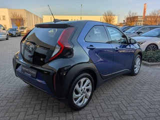 Toyota Aygo X PULSE STOELVERWARMING CAMERA AIRCO PRIVACY-GLASS LM-VELGEN LED / 2