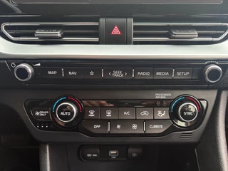 Kia Niro 1.6 GDi Hybrid DynamicLine | Navigatie | Apple Carplay / Android Auto | Climate Control | Achterruitrij Camera | Lichtmetalen Velgen | / 23