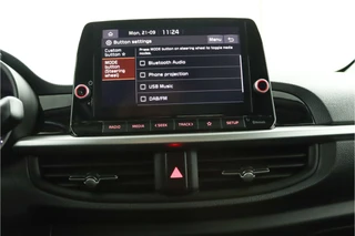 Kia Picanto 1.0 DPi DynamicLine  Navigatie - Achteruitrijcamera - Airco - Elektrische ramen - Bluetooth - Virena zekerheidspakket € 895,- / 48