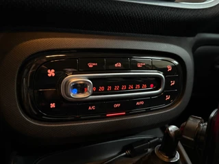 Smart Forfour 1.0 Passion | Automaat | Carplay | Cruise Control | LED | Bicolor | Camera | Lichtmetalen velgen 15 Inch / 32
