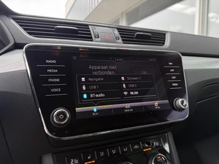 Škoda Superb COMBI 1.5 TSI ACT Business Edition - Automaat Stoelverw. Navi Camera 17inch LMV / 34